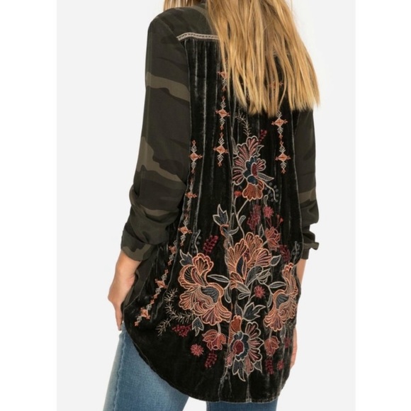 Johnny Was Valentina Velvet Embroidered Back Button Down Camo/Green Size L EUC - Picture 2 of 15